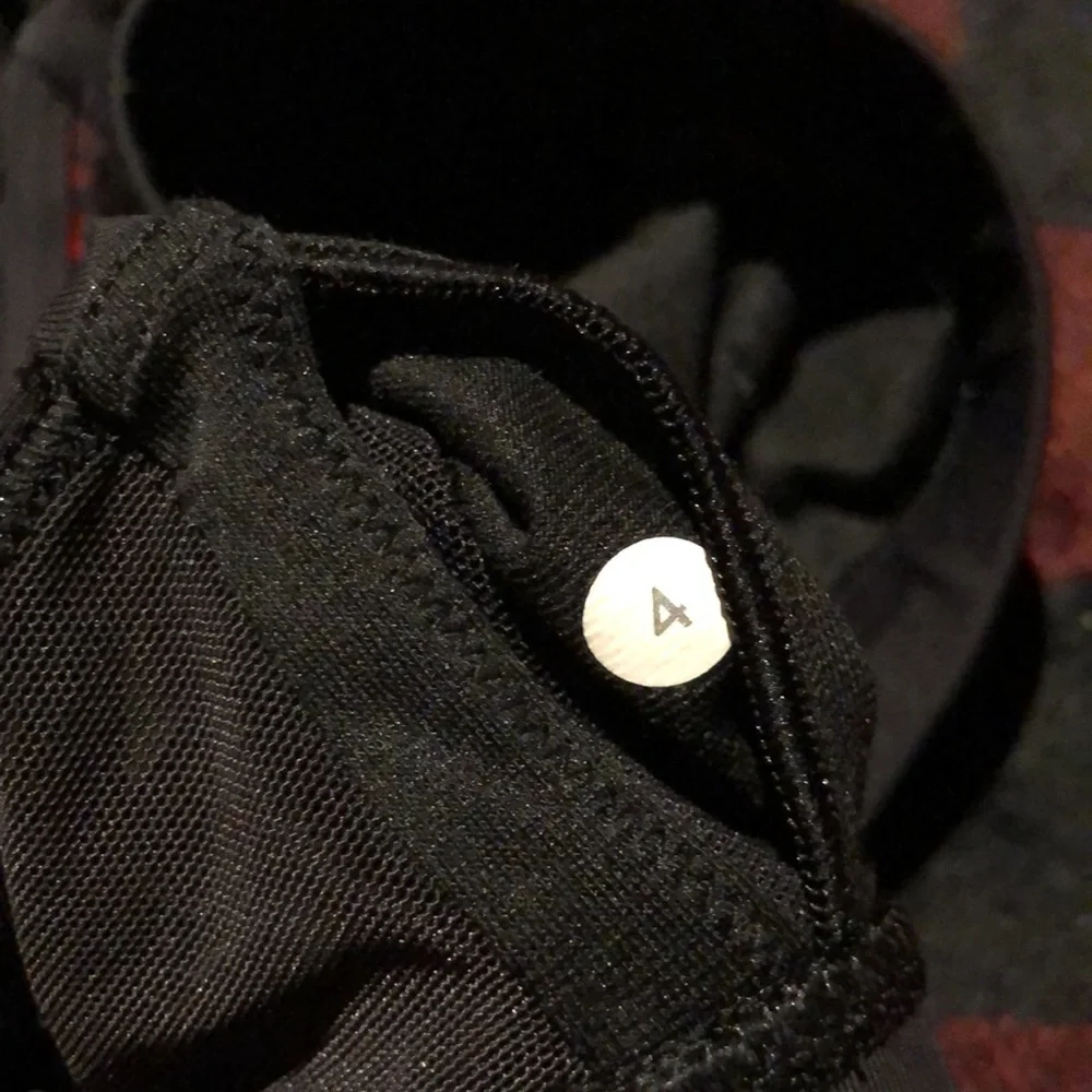 Lululemon - Picture 3 of 3